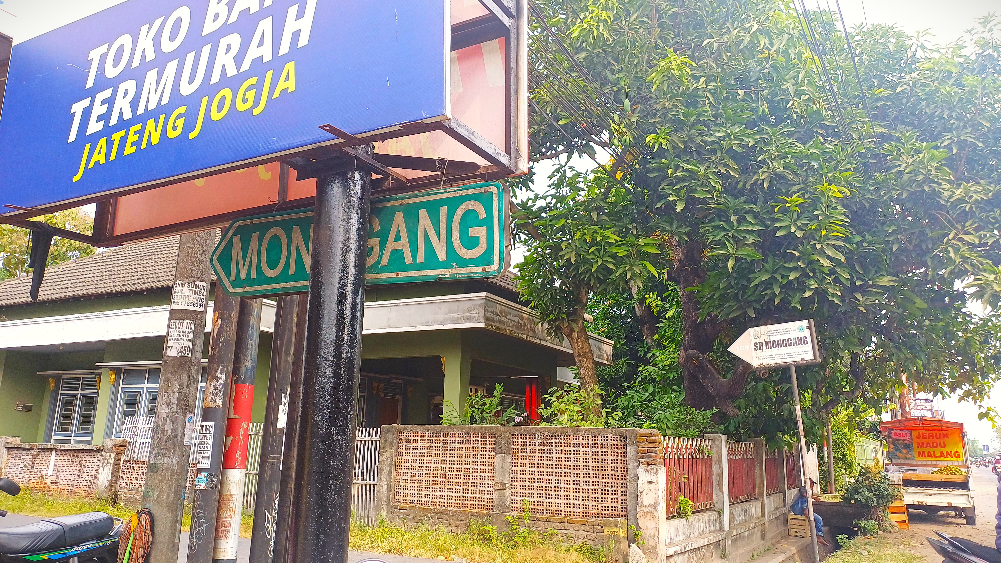 Monggang Depan